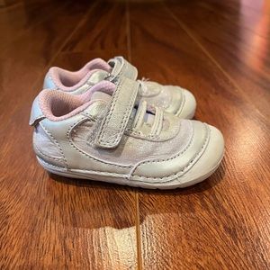 Stride Rite Soft Motion Jazzy Size 4-Like New